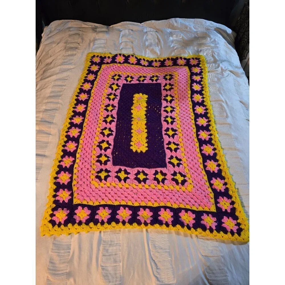 Vintage Handmade Groovy Psychedelic Flower Crochet Throw Blanket